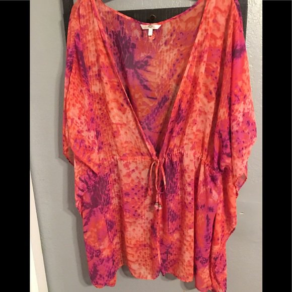 Shellie65722511's tweet photo. So good I had to share! Check out all the items I'm loving on @Poshmarkapp from @booboo5446 #poshmark #fashion #style #shopmycloset #galmeetsglam #cjbanks #hawaiiantropic: https://t.co/d67Hqx42Td https://t.co/cV29LnWDNb
