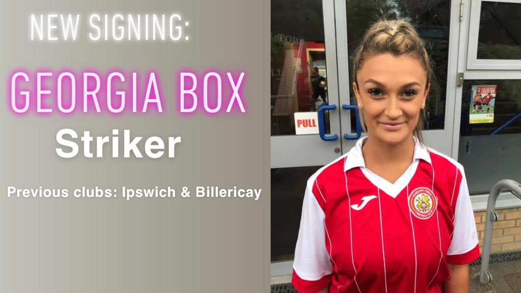 HarlowLadies's tweet photo. Singing superstar but what a striker Boxy signs on at Harlow Ladies scoring a Hat Rik today on her debut.⚽️⚽️⚽️👍🔴 https://t.co/f2LGBRVg8U
