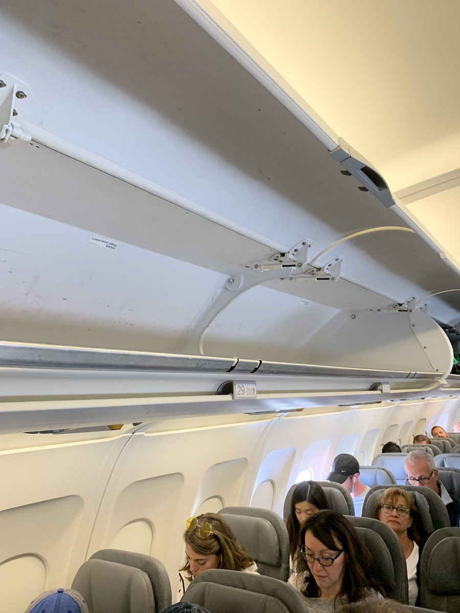 Marygard08's tweet photo. Another @united flight, another forced bag gate check while I sit under this. 🤯🤬 https://t.co/i3Bp73pspX