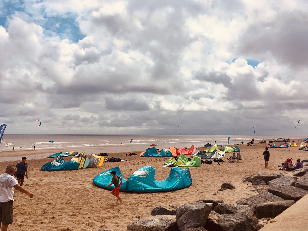 SkegnessLisa's tweet photo. End of another great day at the Armada kite surfing event #visitlincscoast #nationalevent #BKSA #Armada https://t.co/1EY0ADtApJ