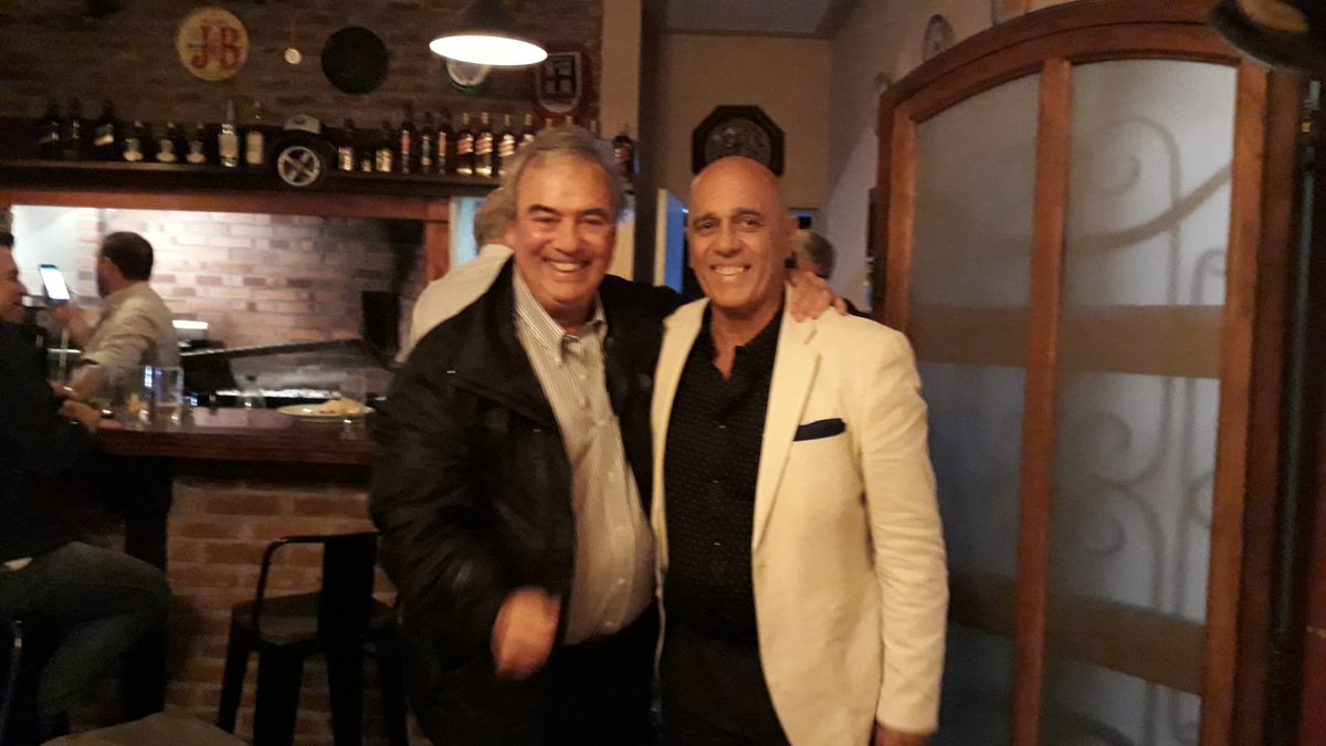 Feliz día querido amigo