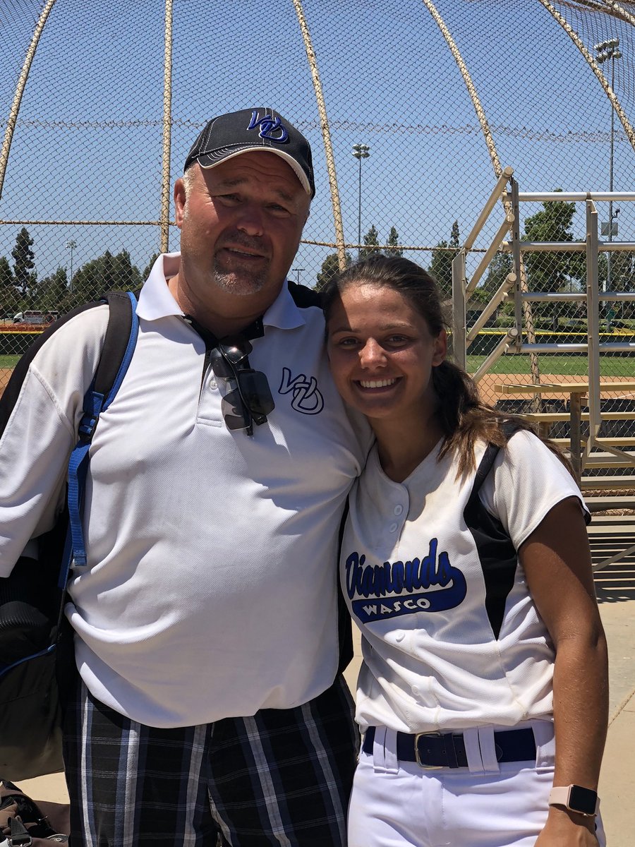 kendrajmitchell's tweet image. Today was the last day I will ever play a game in a Wasco Diamond uniform💙
Coach Bill thank you for everything you have done for me and for making me the softball player I am today. Even though I won’t have you as a coach in another game, you will forever be my coach! I love you