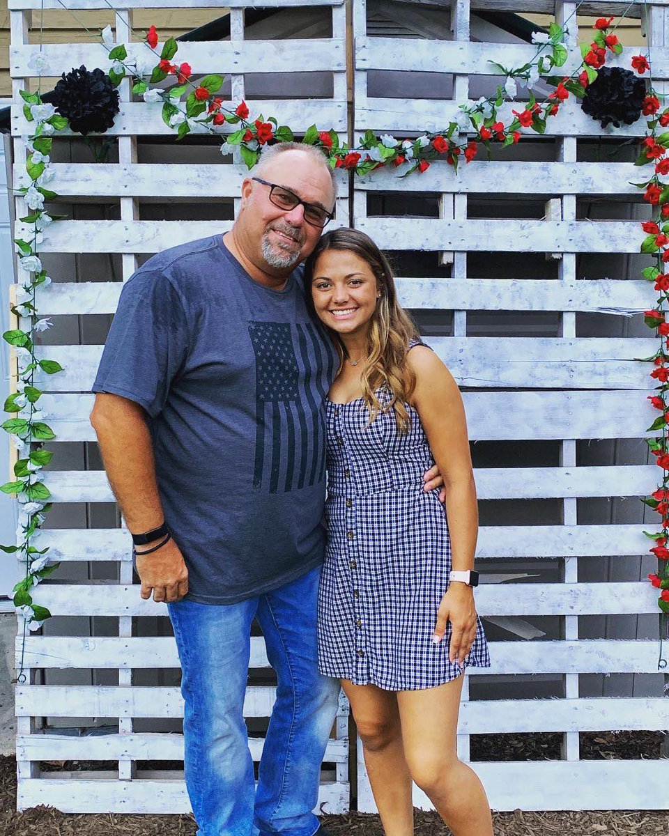 kendrajmitchell's tweet image. Today was the last day I will ever play a game in a Wasco Diamond uniform💙
Coach Bill thank you for everything you have done for me and for making me the softball player I am today. Even though I won’t have you as a coach in another game, you will forever be my coach! I love you