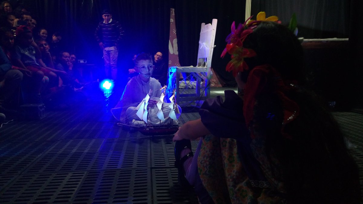 teatrodelsur's tweet photo. 2do encuentro de experiencias de #teatrocomunitario con los grupos #NuevasMascaras #AbyaYala @luzdeluna #Araneus https://t.co/o1fl4L9stU