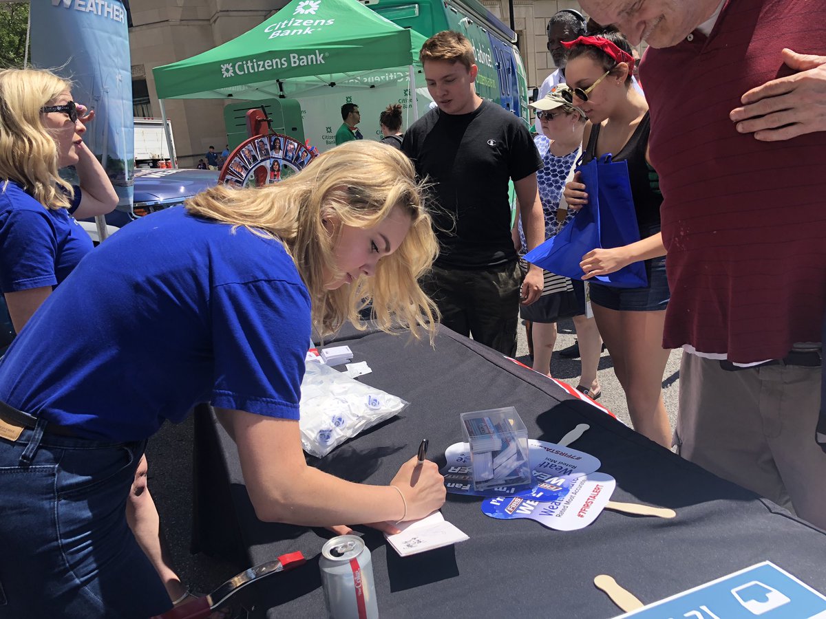 eileenwkbw's tweet photo. .@nikkidementri turn to sign her autograph @WKBW  #Buffalofoody #Seeiton7 #7everywhere @tasteofbuffalo https://t.co/XeKMTGZw9G