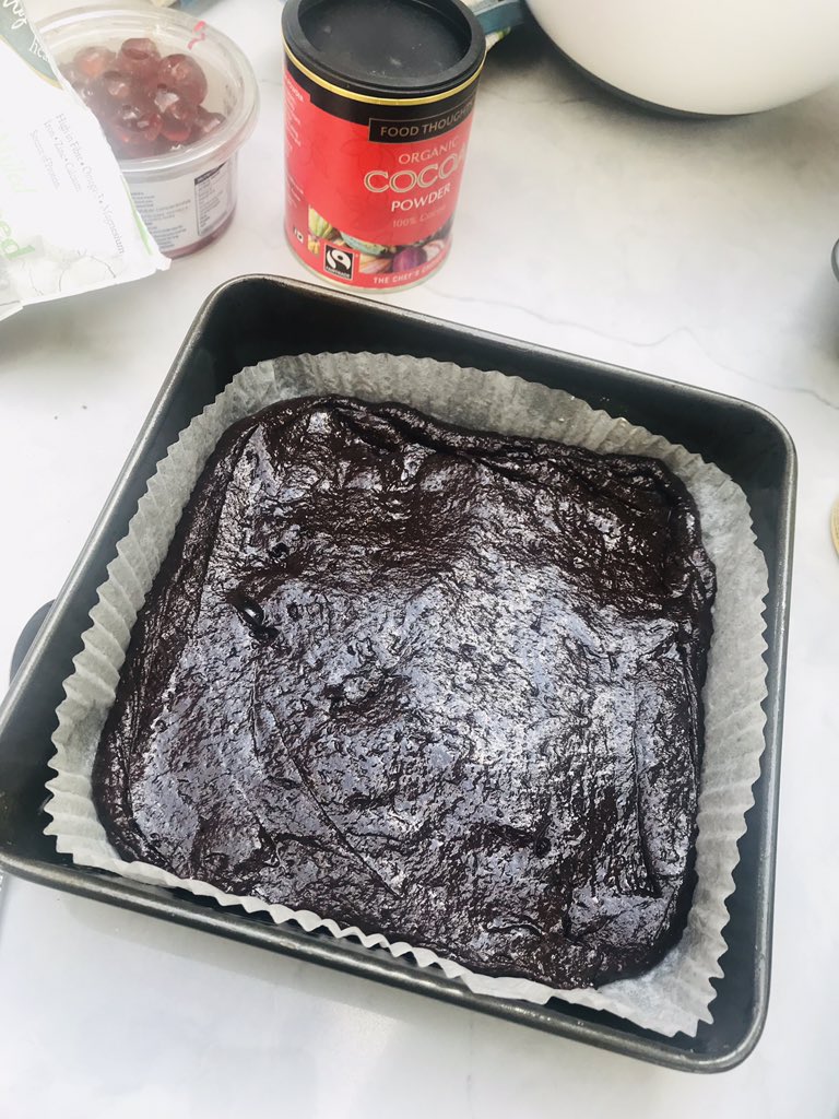 Noriko_Homma's tweet photo. This Vegan cherry & almond brownies recipe is so damn good and easy to do! π«π #Vegan #Brownies #BeginnersBaking https://t.co/nZIhDujtex https://t.co/VQiKeVkVMY