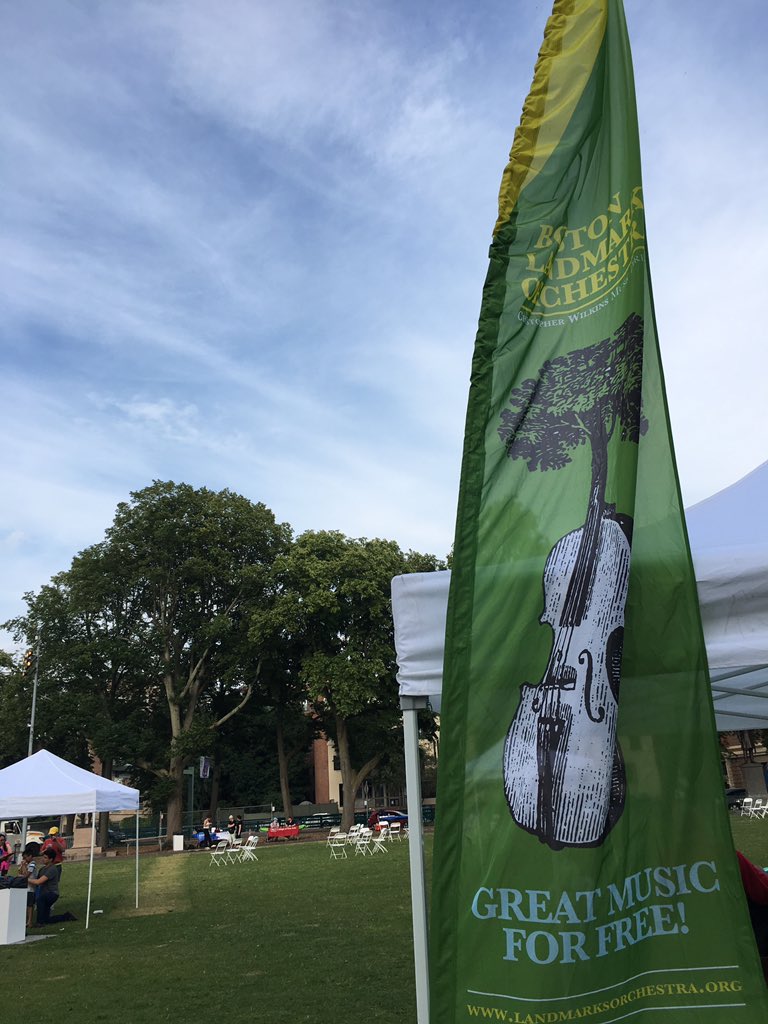 LandmarksOrch's tweet photo. Buzz Aldrin played Sinatra’s “Fly Me To The Moon” when he stepped on the moon 50 years ago. We play it Wednesday night on the #hatchshellboston stage with Michael Andrew on vocals to celebrate the 50th Anniversary of the #lunarlanding at our #summer2019 opener @museumofscience https://t.co/pd9YKI2lI7