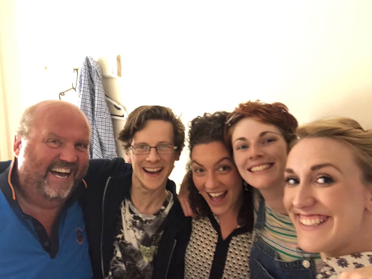 Thalie_Knights's tweet photo. Never has omnipresence been so much fun to sing....! A great week with a lovely family for @cheltfestivals - @SuziePurkis @ginabakermusic #TimothyColeman #GraemeDanby @GlynOxley @mbetteridge @BrynHolding & @pjclaridge @Miranda_W
#AcrossTheSky https://t.co/O3p6GGlzxu