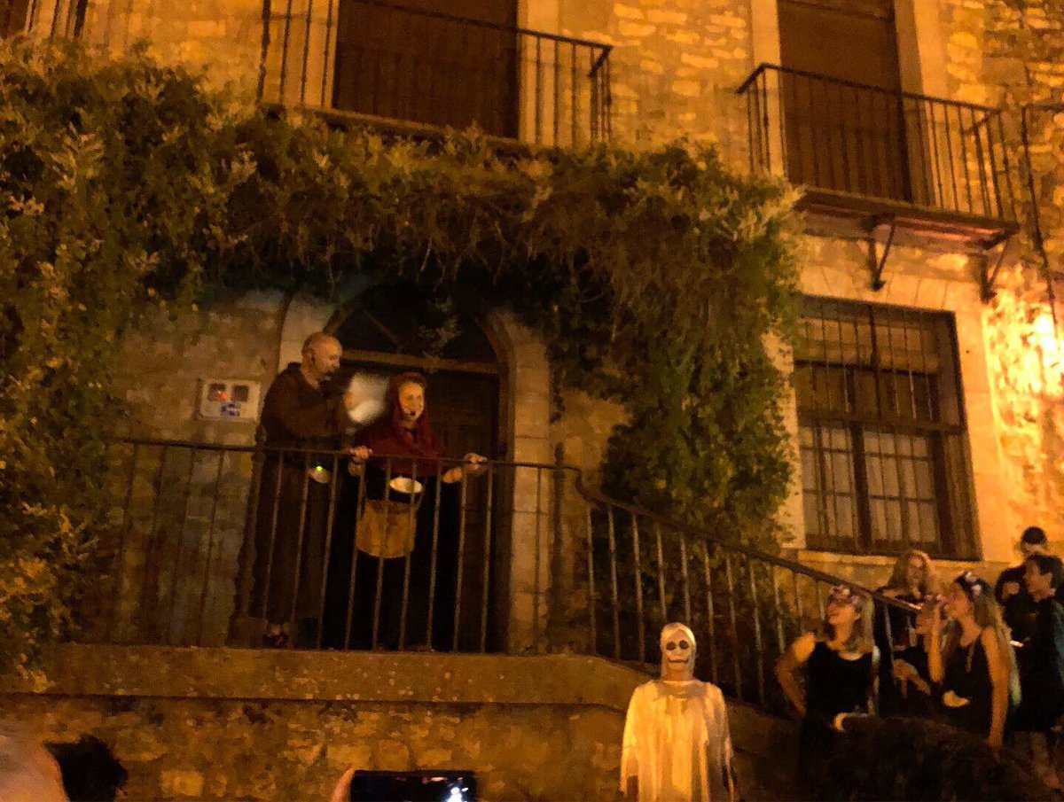 Un honor poder acompañar este fin de semana a nuestra Reina👸🏼: Doña Blanca de Borbón durante las XX Jornadas Medievales de Sigüenza. Gracias a la Asociación Medieval que con esfuerzo y persistencia ha conseguido que nuestra fiesta sea un referente a nivel nacional. 🧙🏻‍♀️🤹🏻‍♀️ #Sigüenza