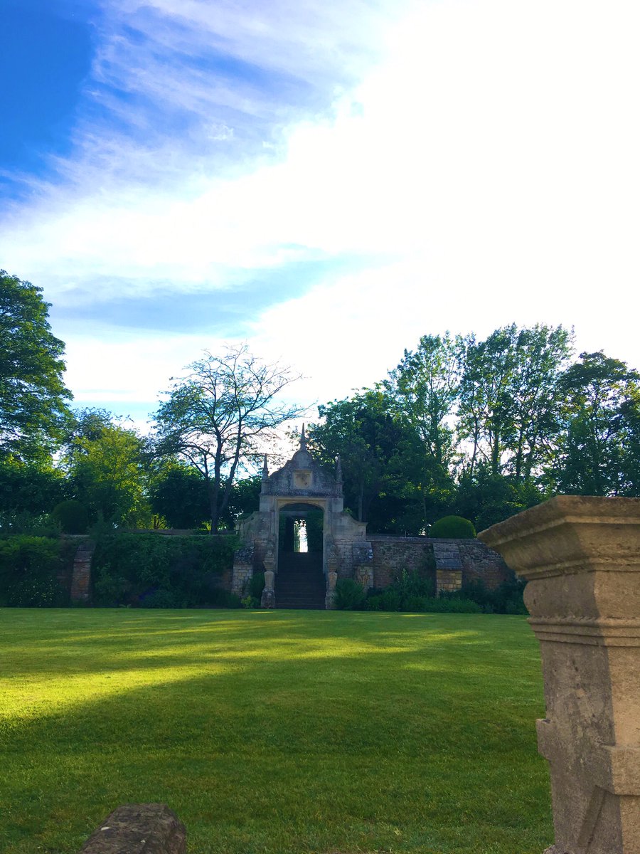 It was a pleasure to host the <a href="/BlavatnikSchool/">Blavatnik School of Government</a> yesterday. We hope you enjoyed the day at Yarnton Manor and your evening <a href="/TheRSC/">The RSC</a> #awayday #teambuilding #eventvenue