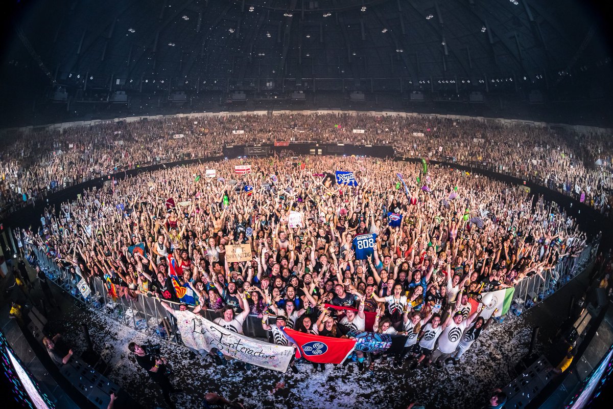 NASHVILLE!!!! Thank you for all the love and support! Our nonprofit "@BeInteractiveHQ" exists to inspire activism, engagement, and the joy of giving back: thanks for being a part of it!!! #BeInteractive