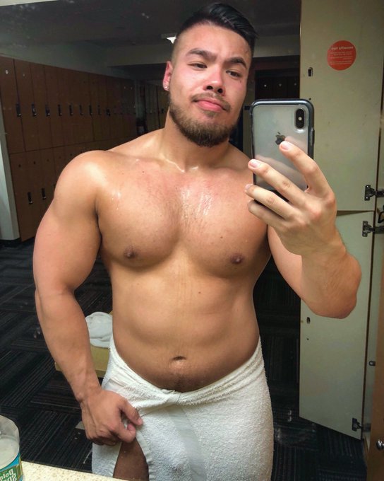 Watch tree trunks's leaked NSFW photo on TwXstars