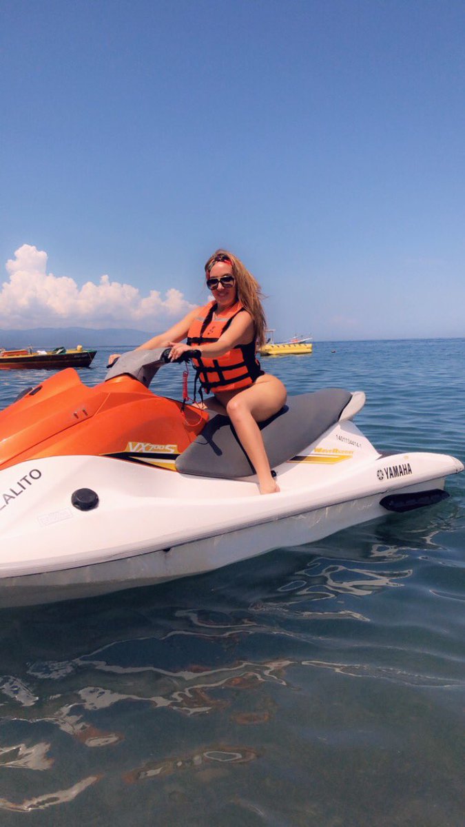 RICHELLE RYAN on X: So much power between my legs 🤣 #I♥️PuertoVallerta  🇲🇽 t.coE6dk8l7XHS  X