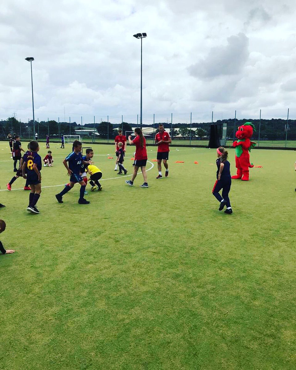 JCsoccerschool's tweet photo. What a Fantastic Open Day at Sandy Sports Centre Today !

We had over 160 kids Trial Today , we cant wait to see you all at Our New Camp and Weekly Sessions Location..

Thank you Jack and Jc Dragon😆

#JCss #MiniStars #Futsal #Football #Sandy #Beds 

⚽️💙 https://t.co/lAxHcHqnAm