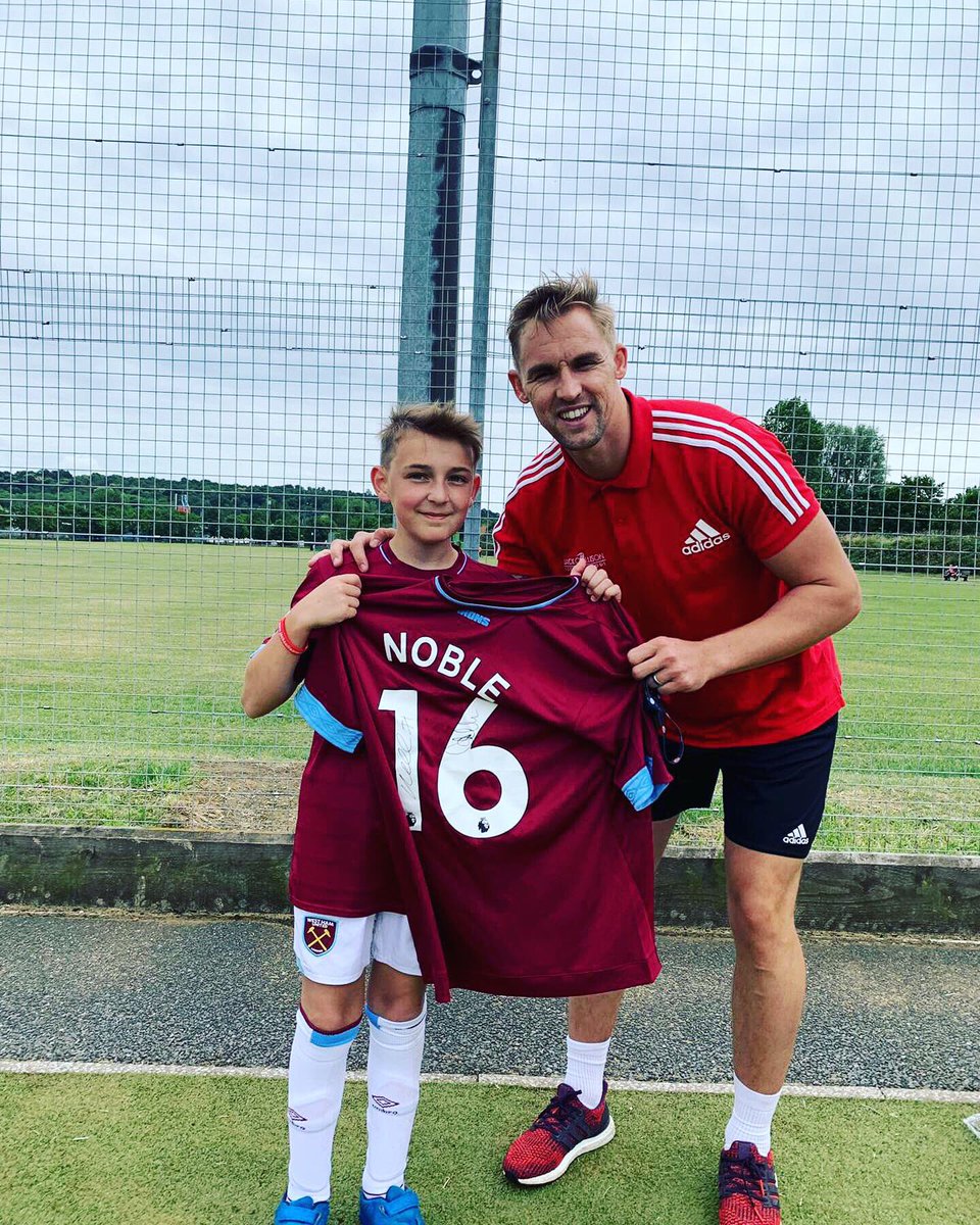 JCsoccerschool's tweet photo. What a Fantastic Open Day at Sandy Sports Centre Today !

We had over 160 kids Trial Today , we cant wait to see you all at Our New Camp and Weekly Sessions Location..

Thank you Jack and Jc Dragon😆

#JCss #MiniStars #Futsal #Football #Sandy #Beds 

⚽️💙 https://t.co/lAxHcHqnAm