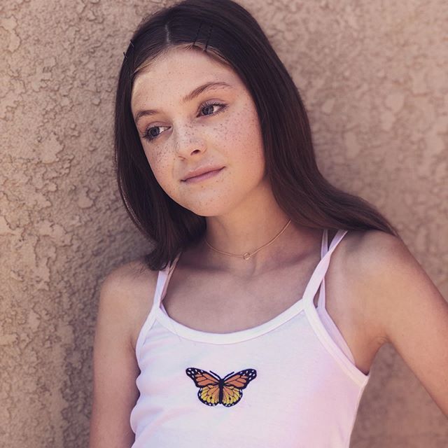 actorpresley's tweet photo. Heading to the zoo .. wearing my @brandymelvilleusa butterfly tank 🦋🦋🦋... what’s your favorite ZOO ANIMAL comment below ....... mine will be there too .... #zoo #losangeles #monkey #lionstigersandbearsohmy #butterfly #brandymelville #familytime #zood… https://t.co/aWGeOvlwzr https://t.co/s4aU6uowx6