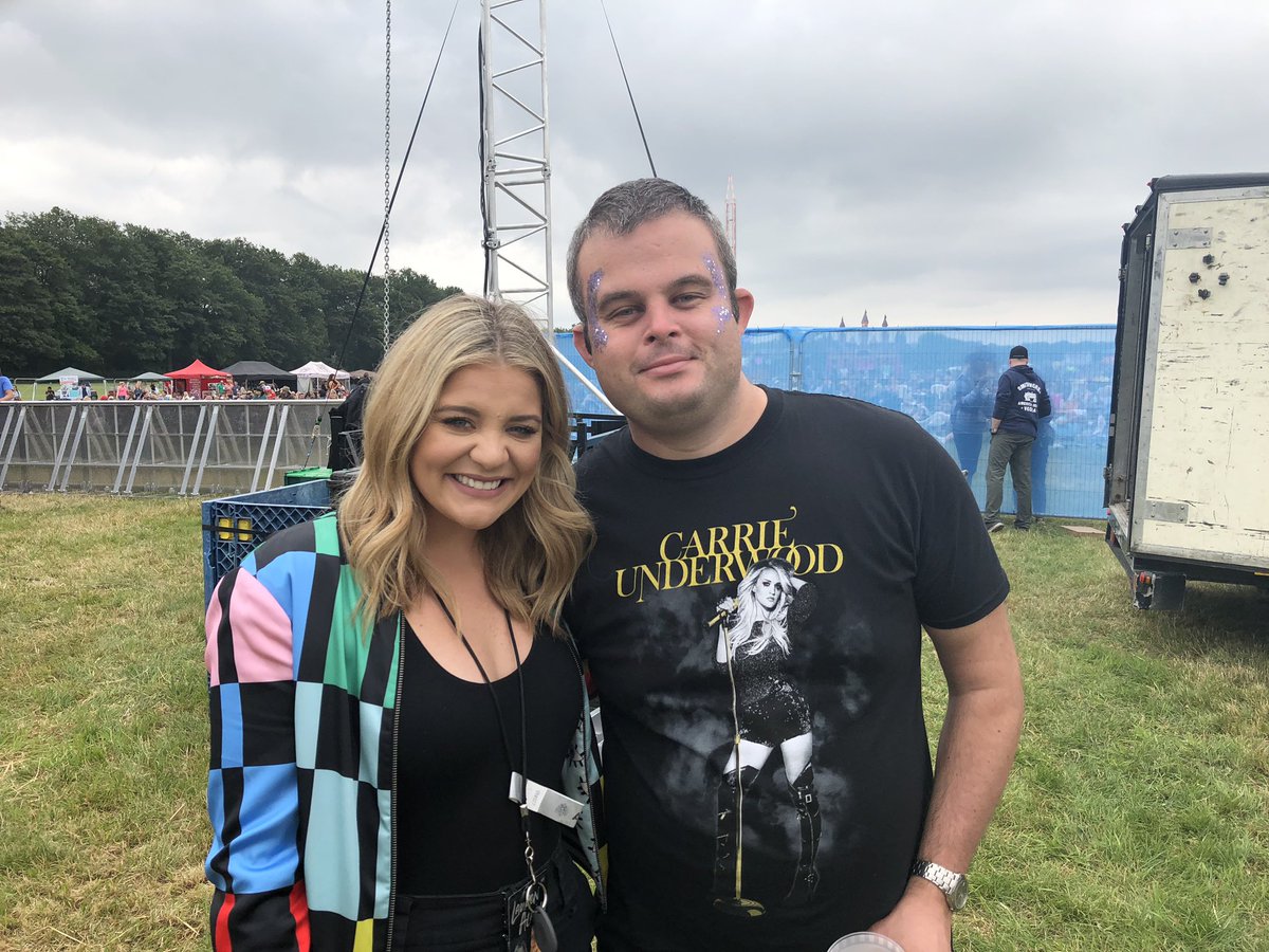 p_hadley's tweet photo. Had the best time at @dixiefieldsfest this weekend! Thank you to everyone who made this inaugural event so special! Let’s do it all again next year please! #dixiefields #country https://t.co/BvzqI67cC6