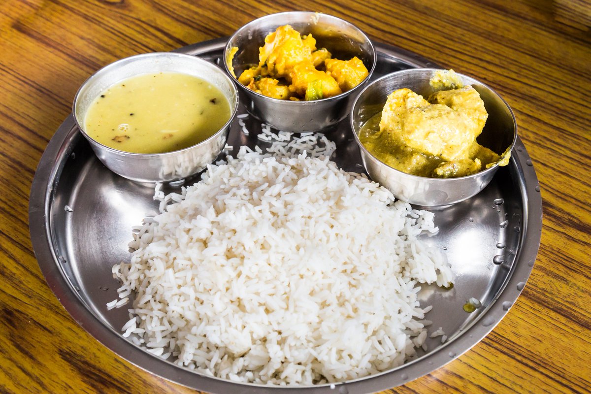 Q: 'What is a thali set?' A: A #thali set contains a metal tray and small bowls (usually also metal), each of which contains a small amount of a different dish. #IndianFood