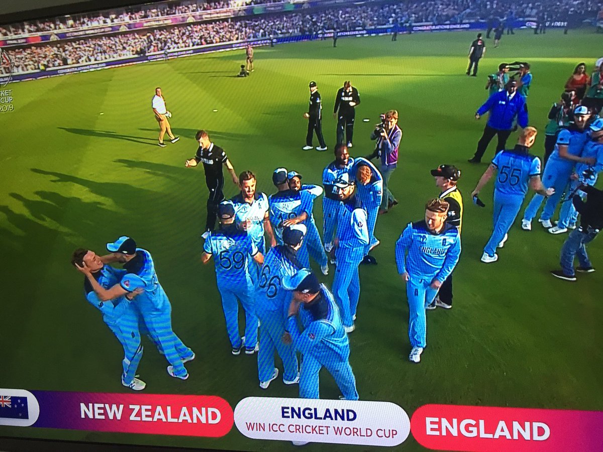 missnysaunders's tweet photo. Howzaaaat!!!! World Champions, amazing gents truly amazing!#CWCChampions #CWC2019 https://t.co/Qo3frAO7eN