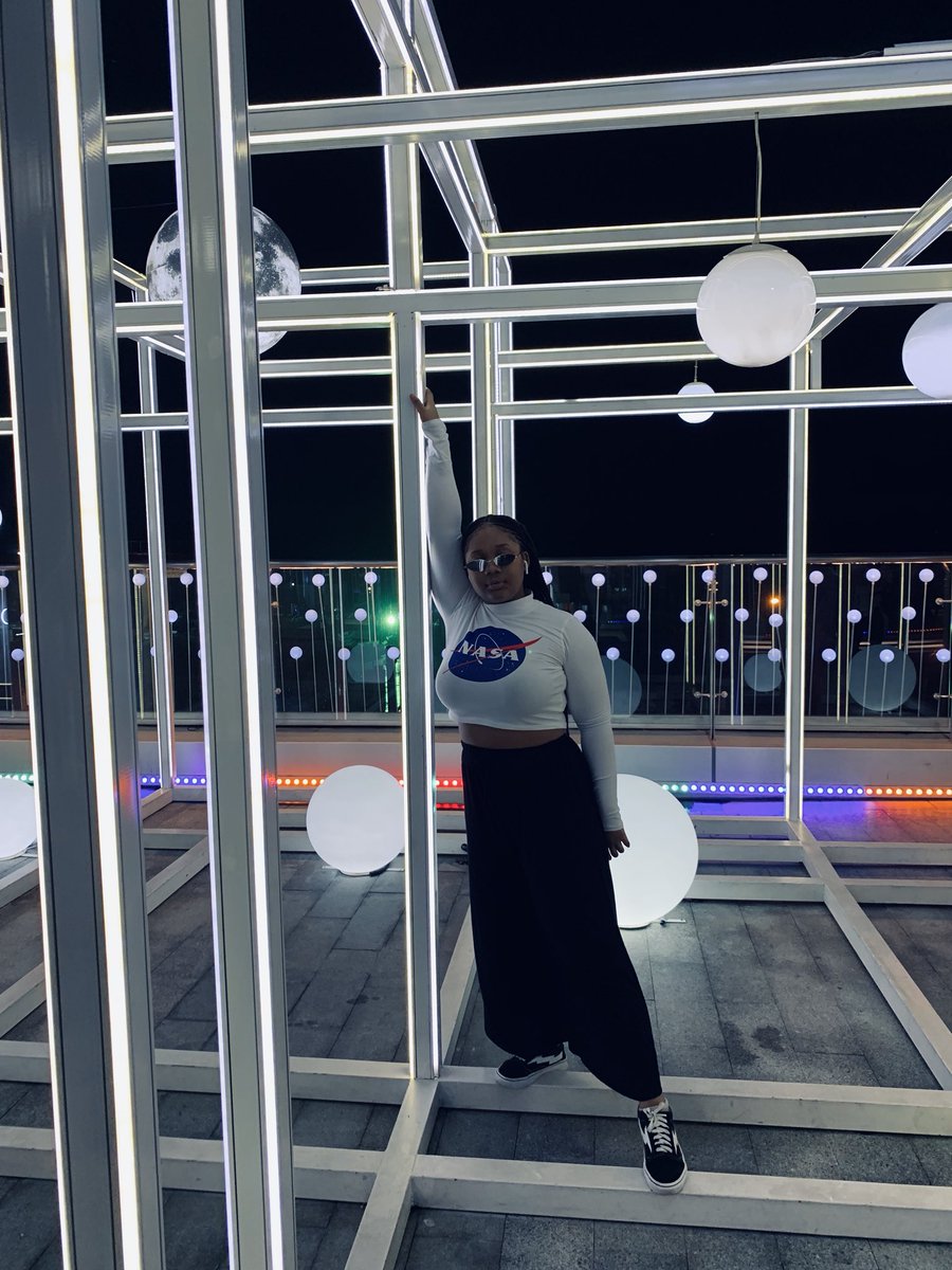 AllisonAnthea's tweet photo. Pulling Up To Area 51 Raid Like https://t.co/iqhaExbkqk