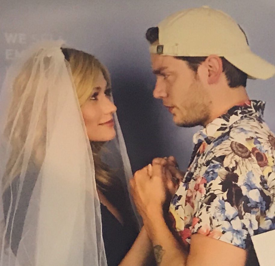 fckindeviant's tweet image. the fans did what the show wasn&apos;t able to do. #ITAInstituteCon3