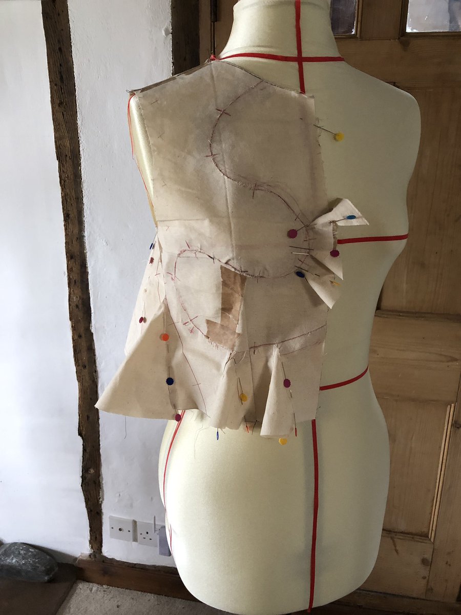 Liz_ORiordan's tweet photo. Next round of #shingosato #TRcuttingschool pattern drafting. Loving this - all by YouTube videos. https://t.co/C87w5pdbLr