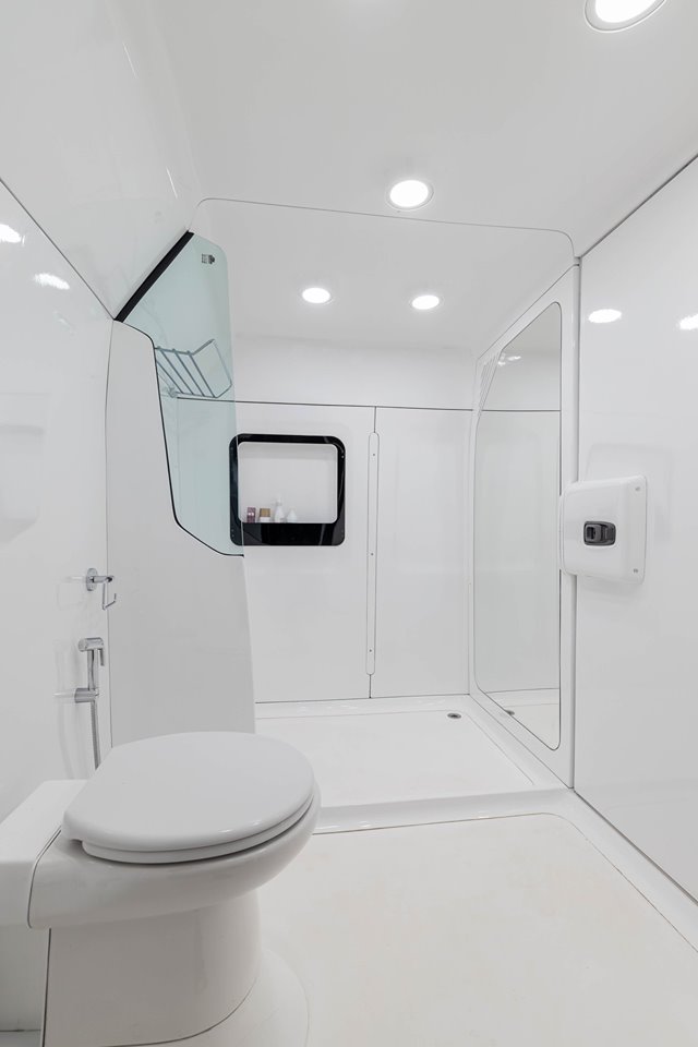 reddycustoms's tweet photo. Presentg a pvt jet styled office on wheels to work while on a biz trip or stuck in traffic. Equipd wid hi-speed inet, video conf, entertainmt sys, intercom, washroom & pantry.
#BharatBenz #OfficeOnWheels #MobileOffice #Style #Luxury #PrivateJet #FirstClassTravel #FirstClassCabin https://t.co/74oGjnglAo