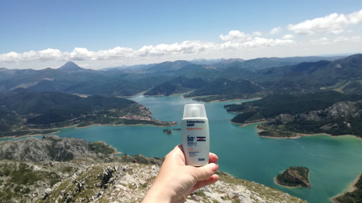 MiFarmaciaSalud's tweet photo. ¿Qué tal el finde? ¿Te has protegido del sol? Ya sabes, playa, montaña, ciudad... ¡qué no falte el protector solar! 🌞🌞🌞🌞
Vaaaamossss que queda menos para el siguiente 😜😜😜
#Castillayleón #castillayleónesvida #boticabinita #isdin #fusionwater #farmacia https://t.co/qZeIIoii4f