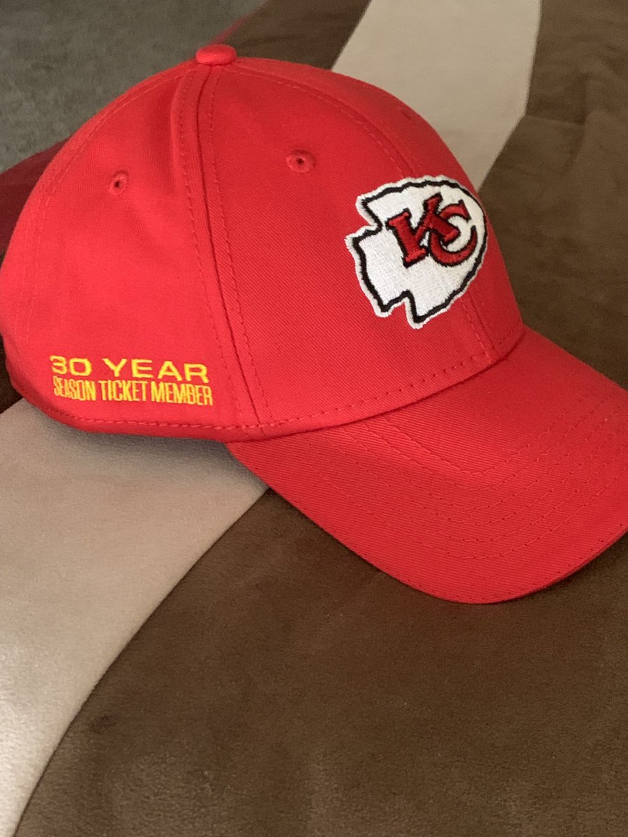ShadyChief's tweet photo. Awesome gift from an excellent organization.  Hard to believe it’s been this long.  Can’t think of a better way to cap off my 30th as a season ticket member and the Chiefs 60th as a team then a SB victory!  Please make this loyal fans dream a reality Patrick! @PatrickMahomes https://t.co/1paOaCd008