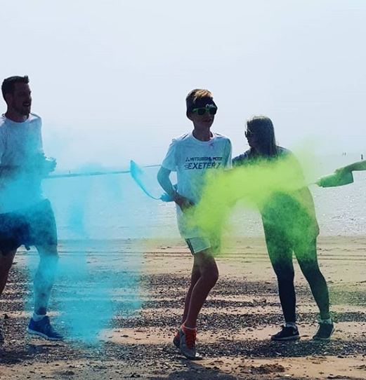 DeafAcademy's tweet photo. The #ExmouthColourBomb was amazing! Thank you to the people of Exmouth for such amazing support! Big thanks also go to @Oceanexmouth @lottiehulahoops @LEDleisure @KrispiesExmouth #QueensDriveSpaceExmouth #MrsSnuggles @robcoombephoto #LMEvents & all of our fab volunteers ❤ https://t.co/ZNqZujNRL4