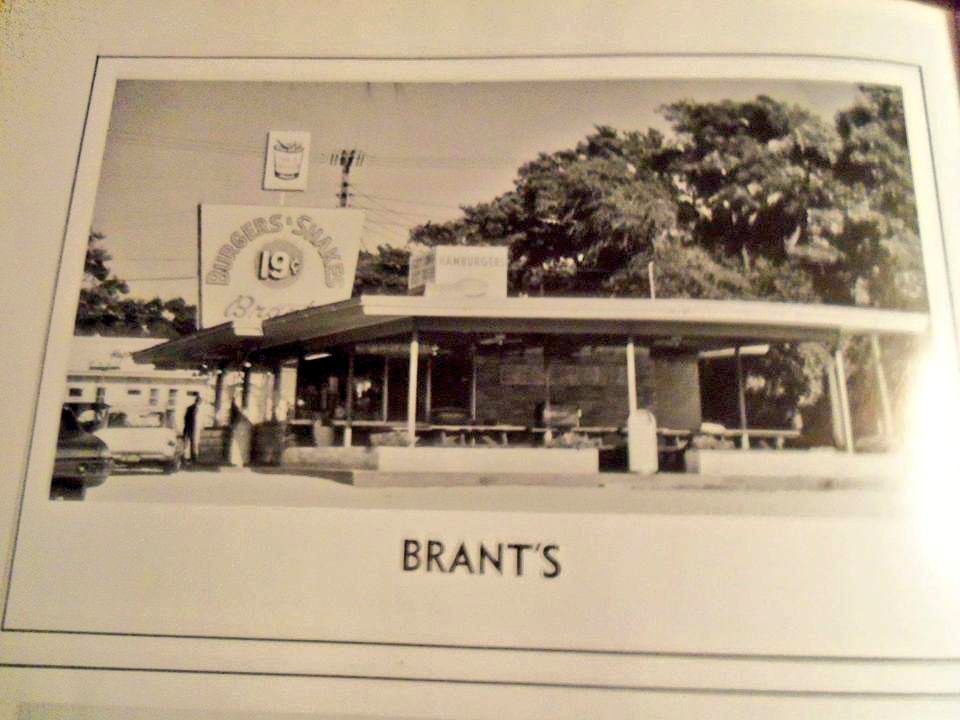 Ruperthucks's tweet photo. @boyfromdixie My uncle made a fortune with one, $0.19 burgers and shakes--
Befor my time he owned a place named: "Park and Blow"
You drive up, toot your horn, the waitress comes out to car.
Same uncle who was kamikaze sunk on a ship in the Pacific world war II #USSPringle https://t.co/xDzzYWLe0M