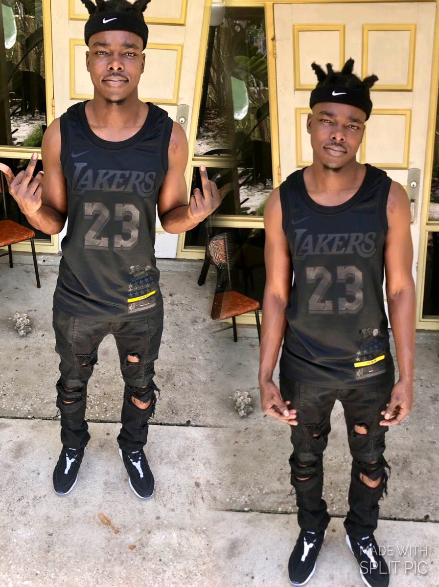 BuckEm_Jb's tweet photo. Aint Doing No More Talking Im Letting Da Grind 💸💪🏿 Speak 🗣💯 Making Plays ⛹🏿‍♂️🤑💤✔️ While Dat Nigga On The Sideline Drinking All The Gatorade🥤#OldJbVsNewJb 🧟‍♂️🤫🎋 https://t.co/YZDi9kzhjh
