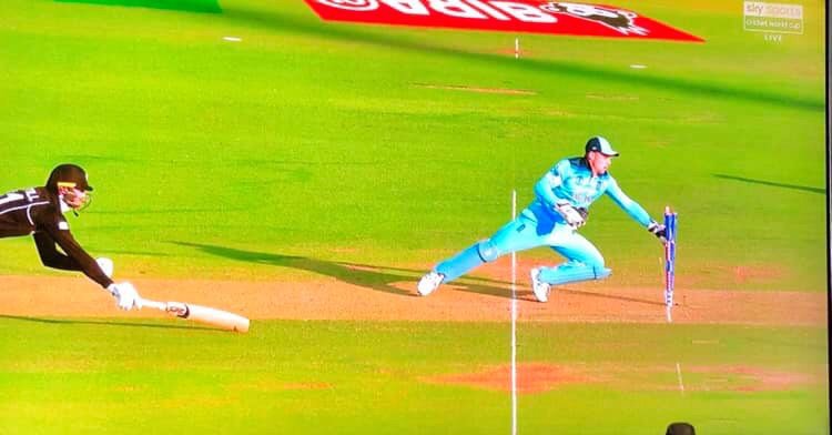 OfficialSRAC's tweet photo. We may have been distracted from running this afternoon!! Fantastic... #CWC19Final https://t.co/tp7g7gboHb