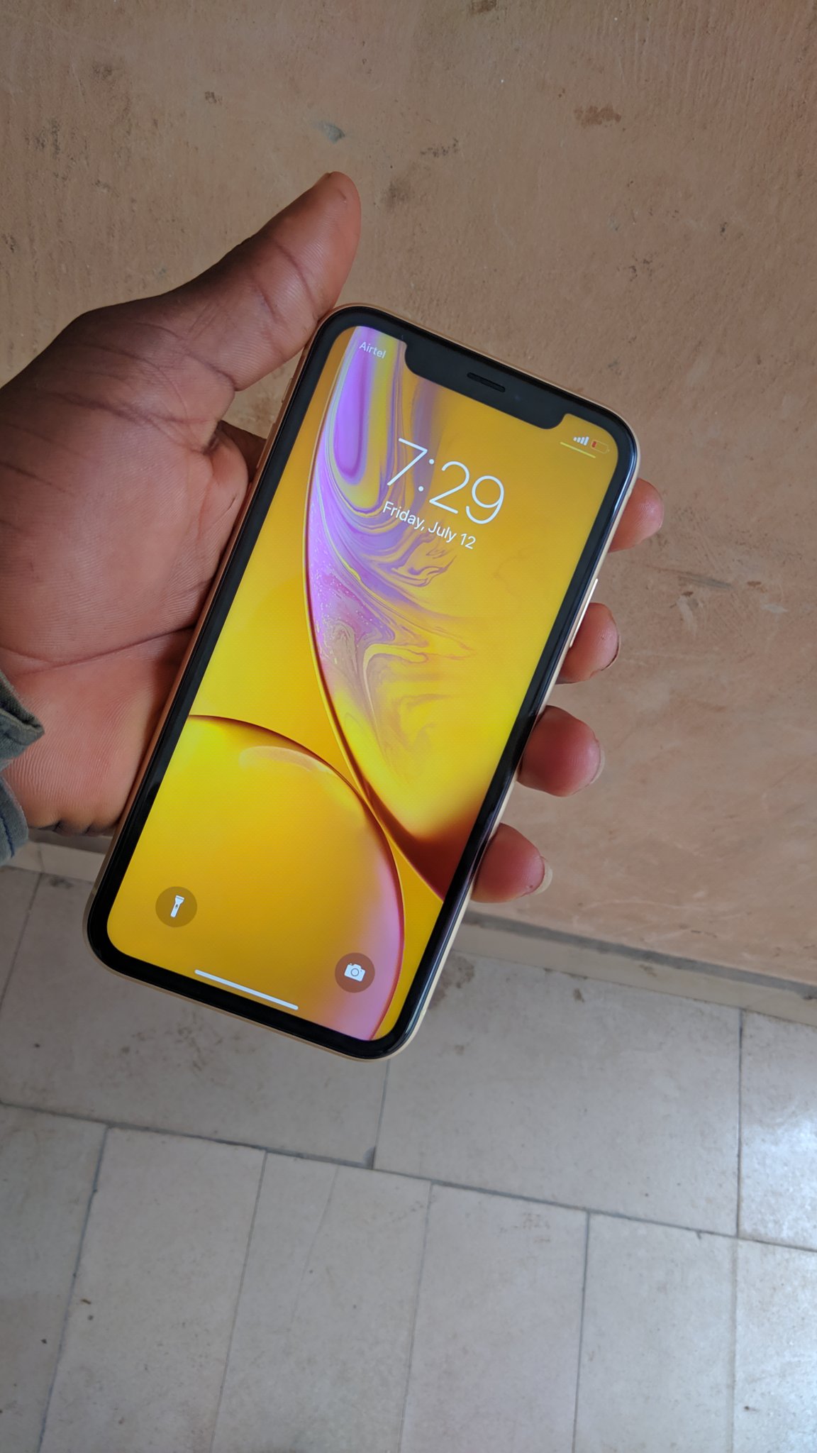 Iphone 10 XR желтый