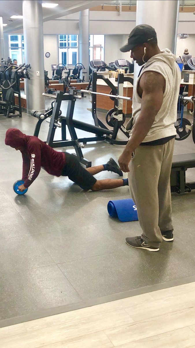 Shawnpreston25's tweet image. There is a time for pups to become DAWGS💪🏽🏈
#samemessage #differentmessanger