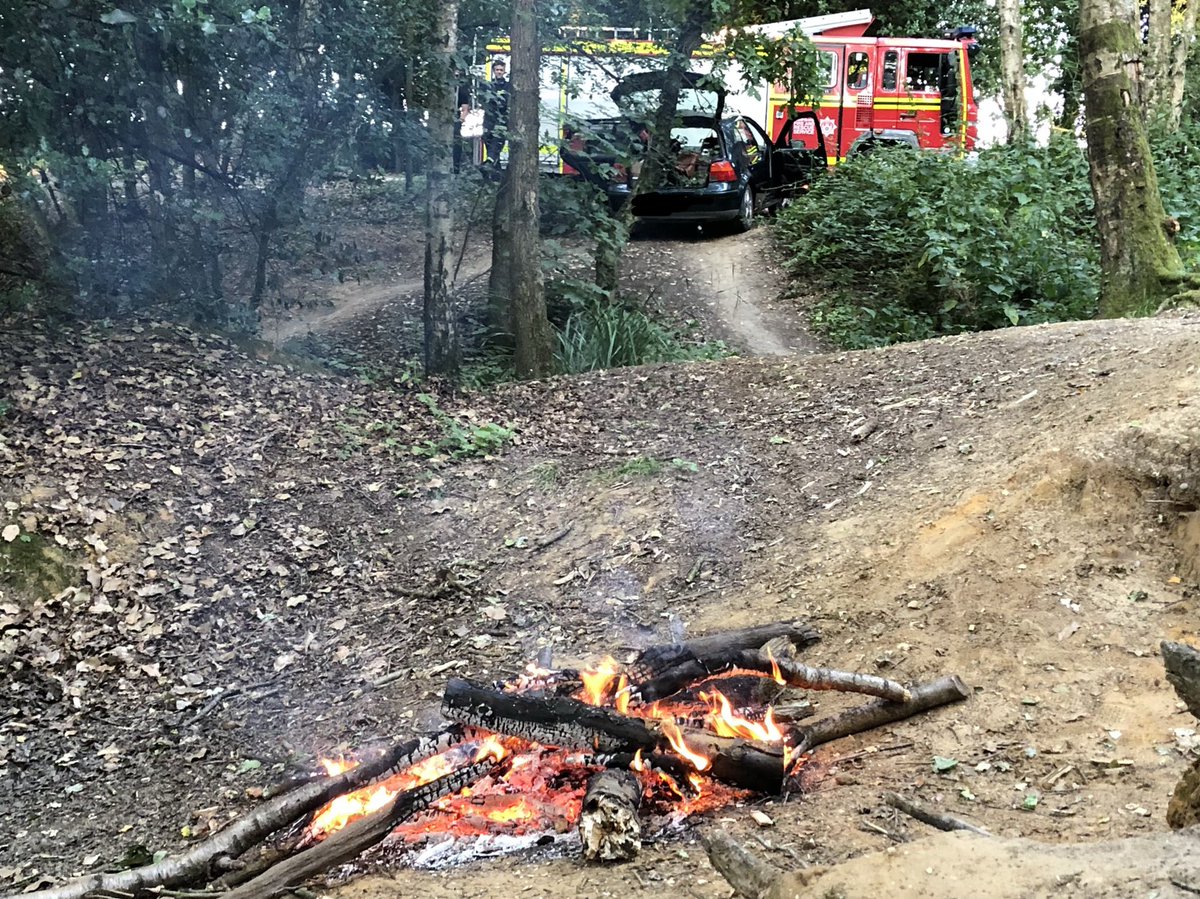 Yateley14's tweet image. Back up Stevens Hill again tonight. This time for a party with a bonfire set deliberately. Very close to the previous fires we had this week. It only takes one ember to start the common again. #notsensible  #HFRS #14Yateley #Yateley #14P4
