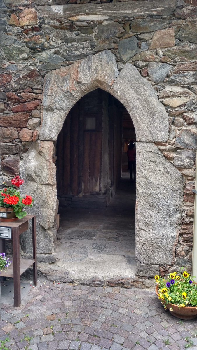 tobiashoffer's tweet photo. Karthaus in #Schnals #inTirol. Das Karthäuserkloster Allerengelberg wurde 1332 zur Zeit von Herzog Heinrich von Tirol und Kärnten gegründet; Mönche mit strengem Schweigegelübde. 1782 - 550 Jahre nach seiner Gründung - von Kaiser Joseph II. aufgelöst. https://t.co/9ISGCJaQGx