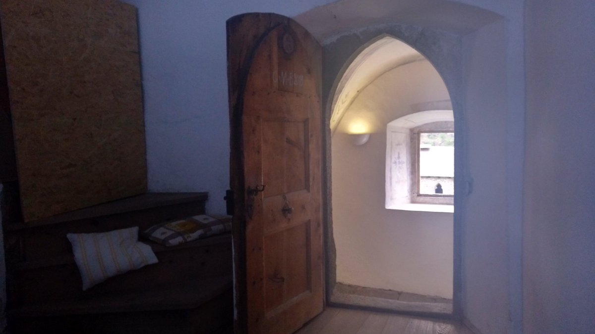 tobiashoffer's tweet photo. Karthaus in #Schnals #inTirol. Das Karthäuserkloster Allerengelberg wurde 1332 zur Zeit von Herzog Heinrich von Tirol und Kärnten gegründet; Mönche mit strengem Schweigegelübde. 1782 - 550 Jahre nach seiner Gründung - von Kaiser Joseph II. aufgelöst. https://t.co/9ISGCJaQGx