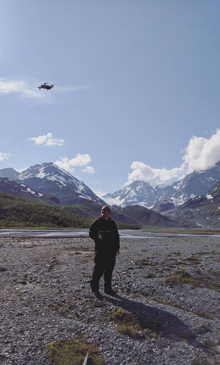 UHGeodigi's tweet photo. The #sandur in #Lyngsdalen with 3 glacier fronts was the last spot on our expedition. 4k video and #gigapan 360 panoramas were aquired at the magnificent outwash plane. We aim to provide #openaccess #virtualreality environments from all visited sites! #geodigiexpedition2019 https://t.co/6xI1Z6Qb9X