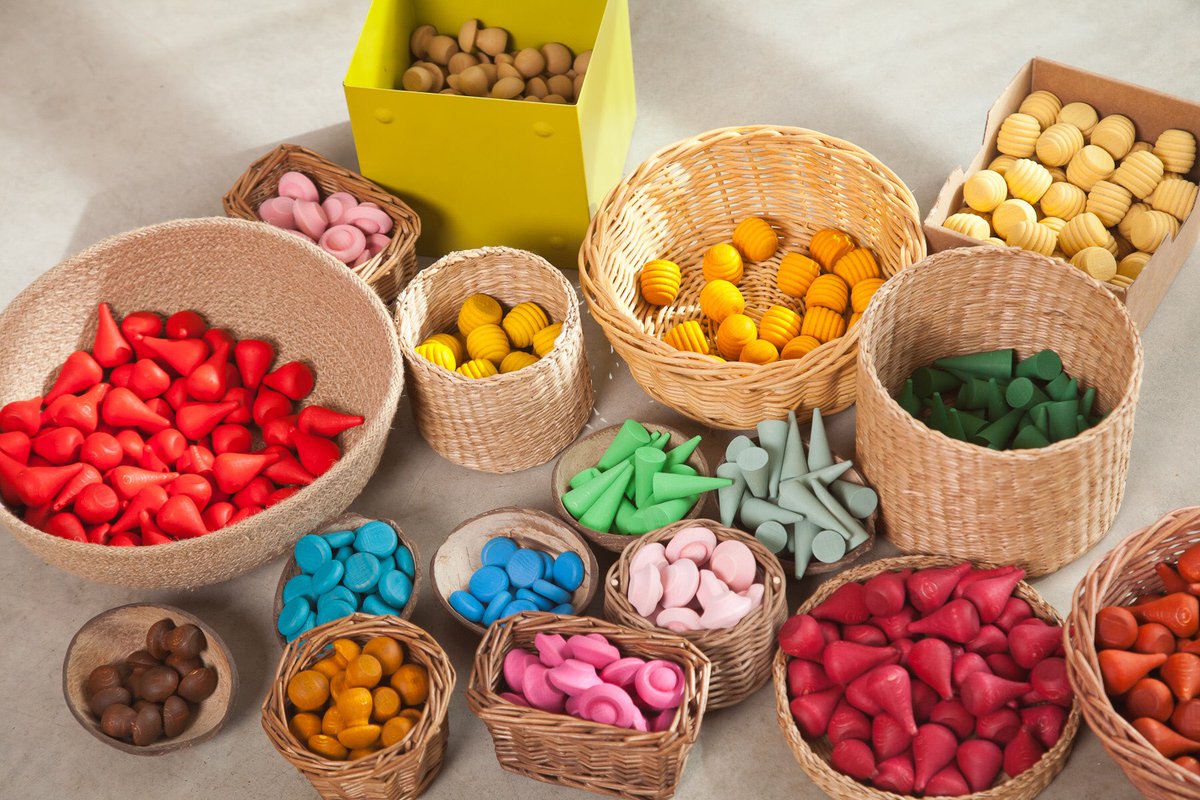 Druk aan het voorbereiden voor het Luierfestival in Bant... Leuke activiteiten voor kinderen tot 12 jaar... Wij staan er ook met een kraam vol speelgoed met leuke kortingen. Komen jullie ook op zaterdag 20 Juli?