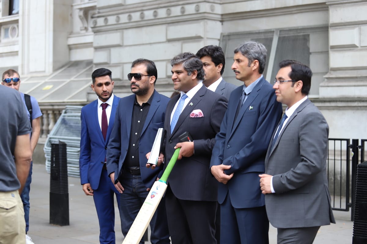 TeamZHQ's tweet photo. Pakistan Parliamentary Cricket Team at 10 Downing Street, official residence and the office of the British Prime Minister to receive the trophy of Inter-Parliamentary Cricket World Cup 2019.
#ENGvsNZ #CWC19Final #CricketWorldCupFinal #IPCWC @ZainHQ @IPCWC https://t.co/mr0sR2PUDX