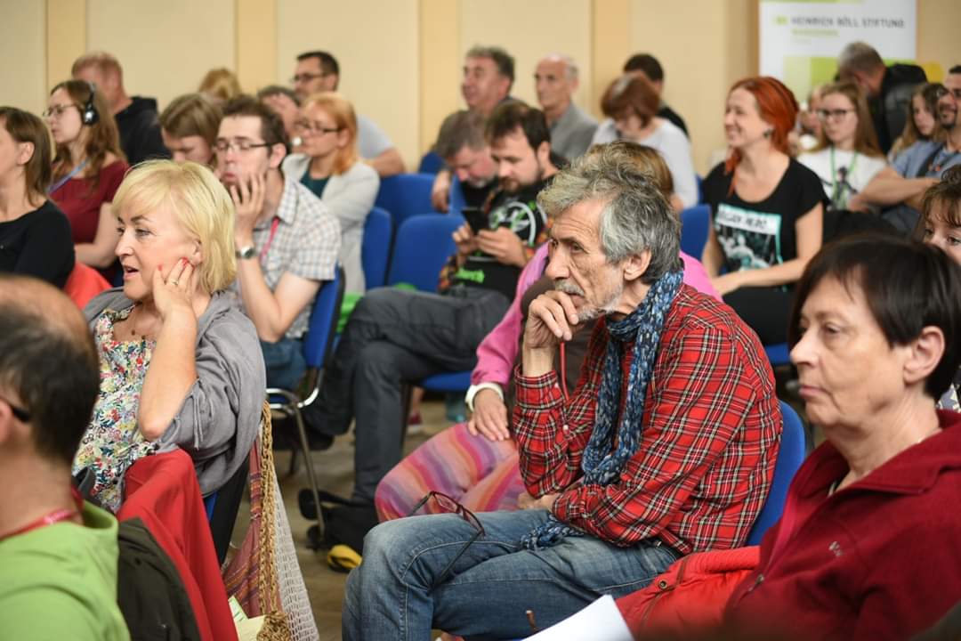 Zieloni's tweet photo. Zakończyliśmy Zielony Letni Uniwersytet #ZLU2019 #GEFSummer. Za nami 4 dni dyskusji o Europie, zmianach klimatu, bioróżnorodności i globalnym wymieraniu, ekonomii kryzysu klimatycznego, czy rolnictwie. Wiemy trochę więcej, jak ratować Ziemię! 🌍✊ https://t.co/HiNwwZDLN7