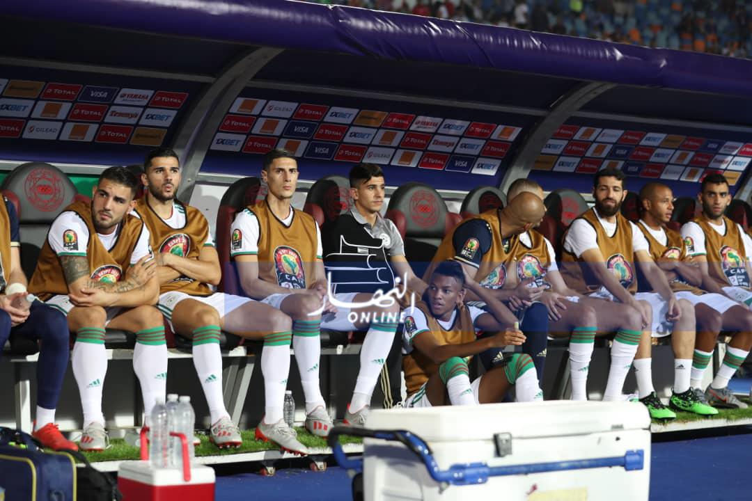ennaharonline's tweet photo. #بداية_المباراة 🔴 #LIVE_MATCH
#كأس_أمم_إفريقيا_2019_مصر مباراة النصف نهائي | الجزائر - نيجيريا 🇩🇿⚽🇳🇬
#ALGNGA | #CAN2019 | #شجع_الخضر | https://t.co/kEIJkNRRxE