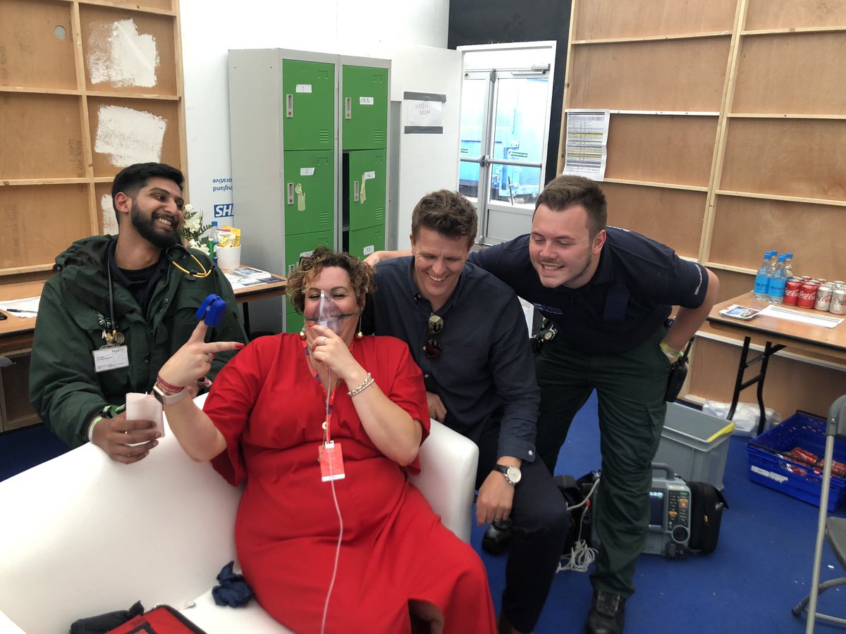 curlypaxo's tweet photo. The moment when you have an asthma attack at the @F1 and have to be treat with oxygen because you forgot your inhaler! The lovely @mrjakehumphrey walks in to the green room & is an absolute star! Thank you lovely! #TheThingsYouDoForASelfie #BritishGP2019 #F1 #DriversLounge https://t.co/MEd1NGMSFk