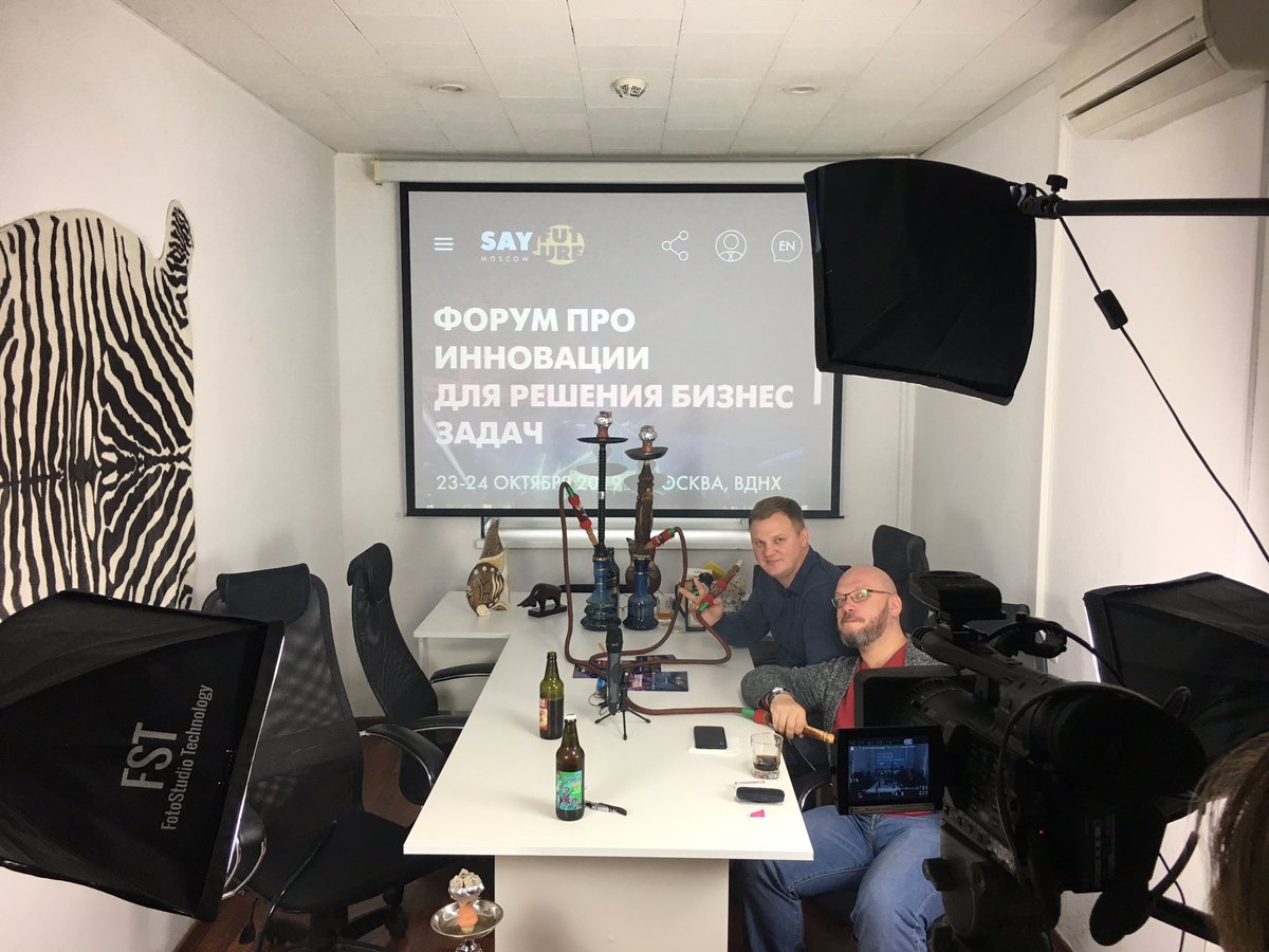 AGRG18's tweet photo. Хохо! В нашем офисе много гостей! Снимаем security подкаст вместе с #sayfuture и @Nikolasserious https://t.co/tjgMh2iWBO