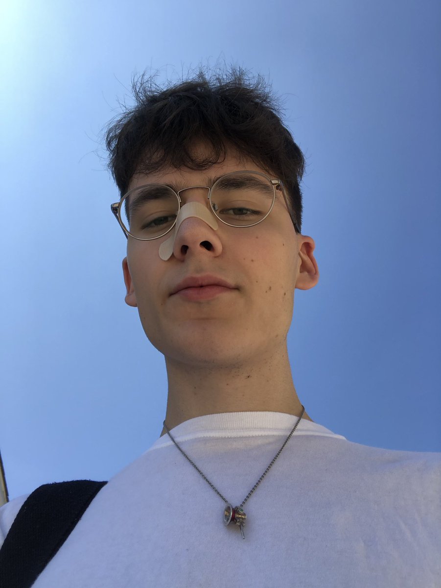 tommylomas's tweet image. la!!!