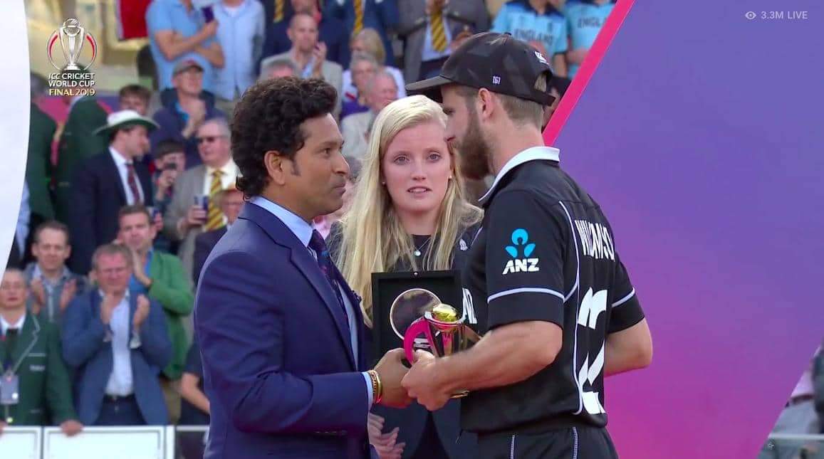 The Pic of #CWC19  

This is greater Sachin Ramesh Tendulkar... World of Cricket knows were he belongs .

 To all Retarded Dhoni-Bhakts,

 think twice Before Trolling God Of Cricket coz Karma is a Bitch #EngVsNZ #DhoniInBillionHearts  #SachinOpensAgain
