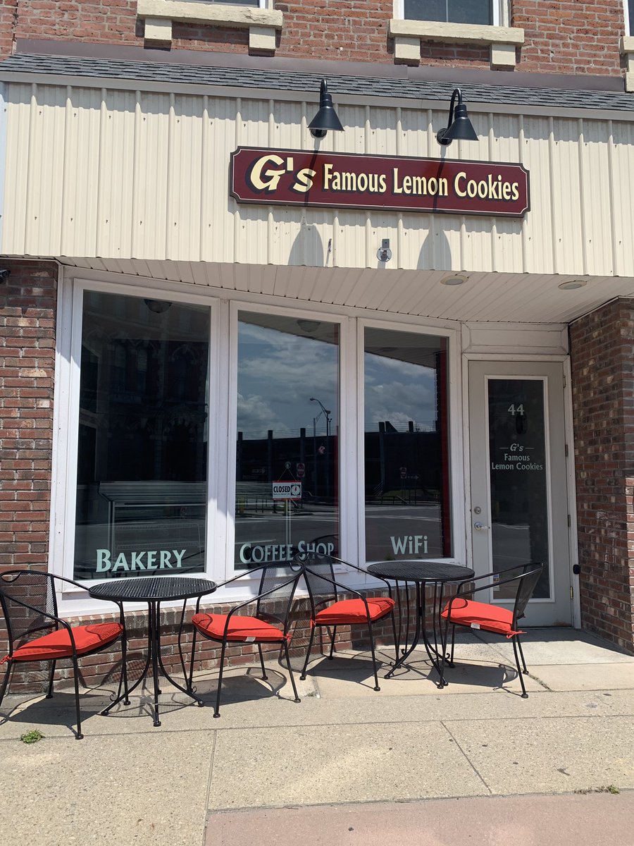taylorflint_'s tweet photo. My moms bakery/coffee shop opens this Wednesday on 44 Main Street!! So excited and happy for her!❤️ https://t.co/yCp1xMkpOk