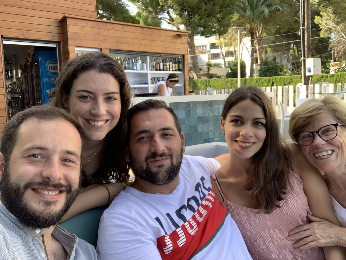 nfarras21's tweet photo. Todo lo que tengo y soy se lo debo a mi familia , gracias por estar siempre ahí os quiero https://t.co/ZEFwfGZ5xD