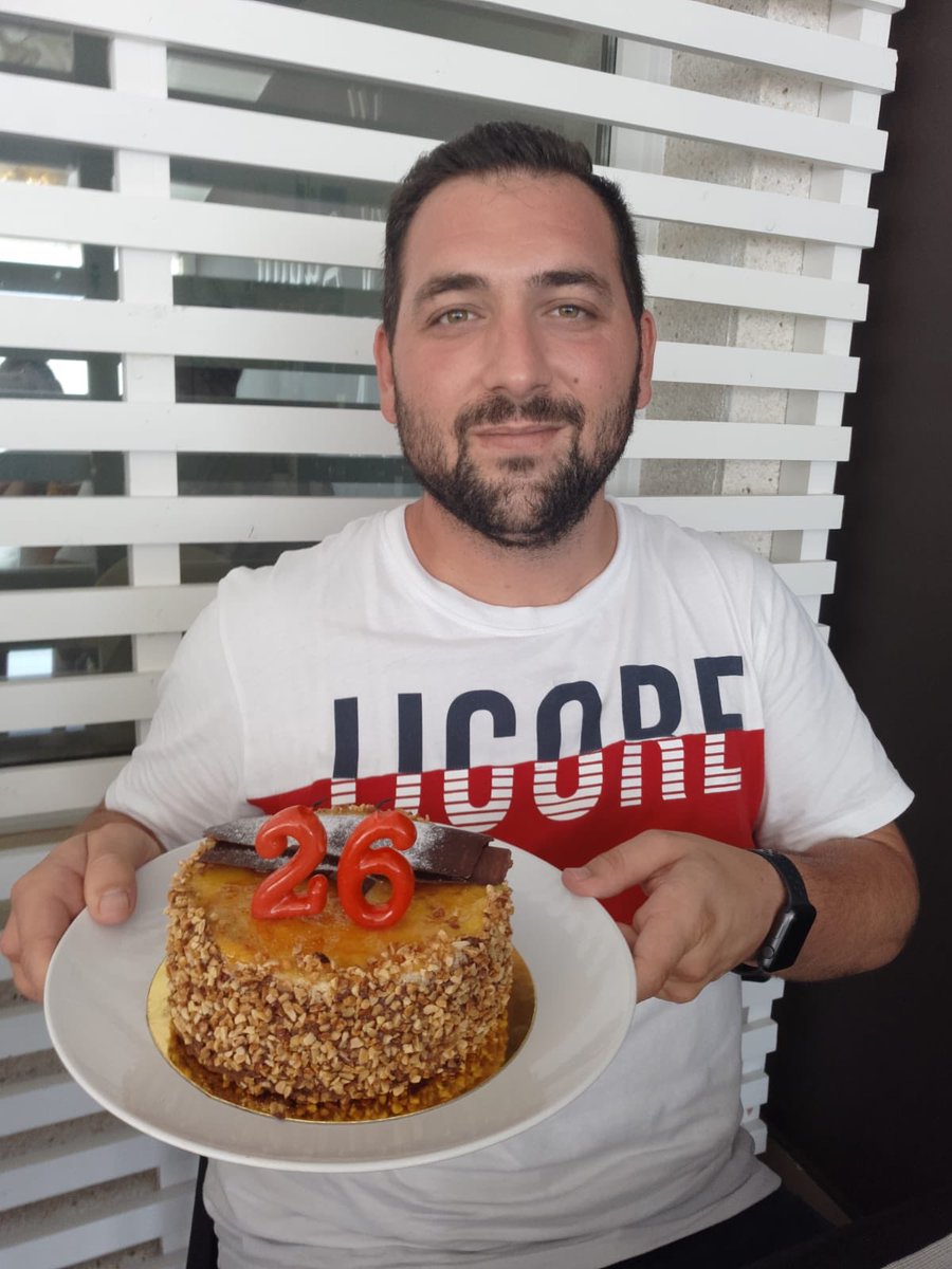 nfarras21's tweet photo. Todo lo que tengo y soy se lo debo a mi familia , gracias por estar siempre ahí os quiero https://t.co/ZEFwfGZ5xD